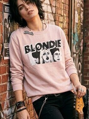 NWT Blondie Graphic Sweatshirt • Women’s 2XL • Pale Purple